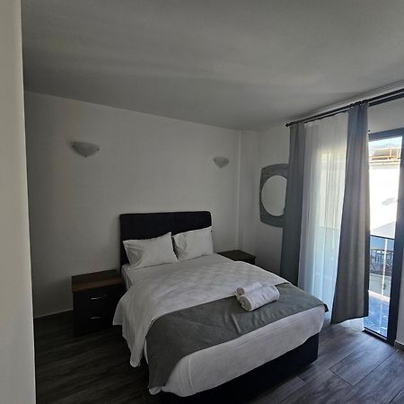 Cyprus Harbour Suites Kyrenia  Ngoại thất bức ảnh