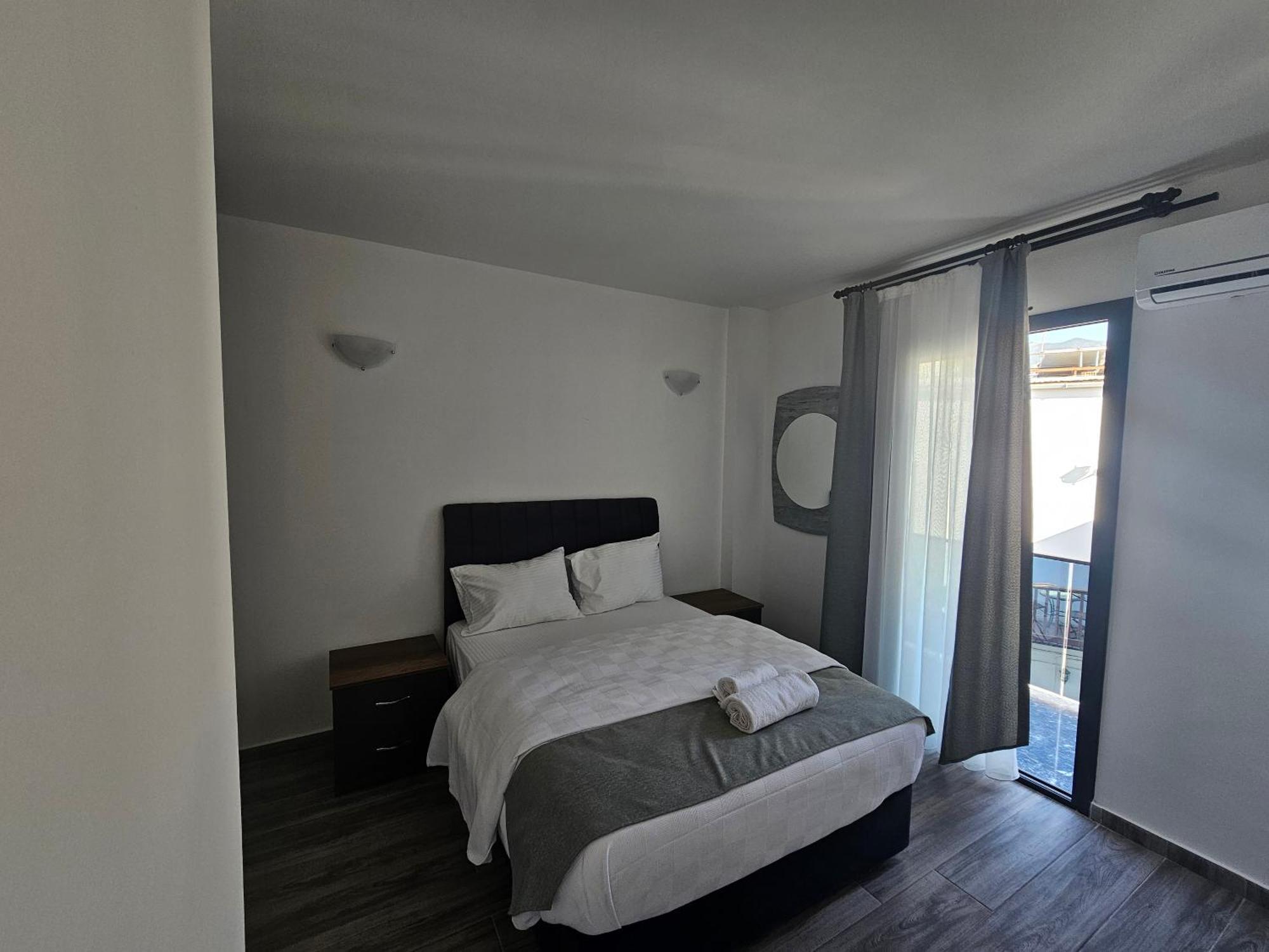Cyprus Harbour Suites Kyrenia  Ngoại thất bức ảnh