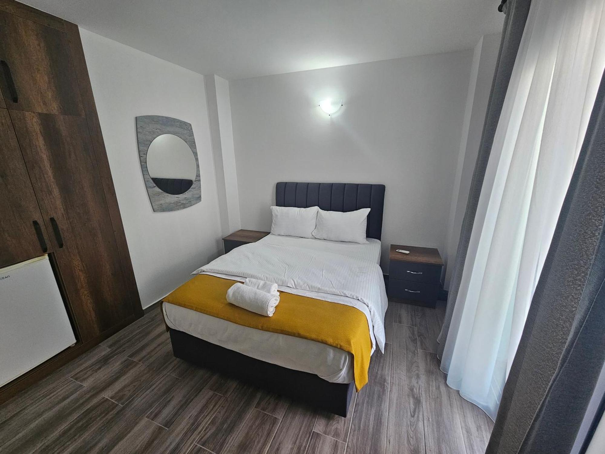 Cyprus Harbour Suites Kyrenia  Ngoại thất bức ảnh