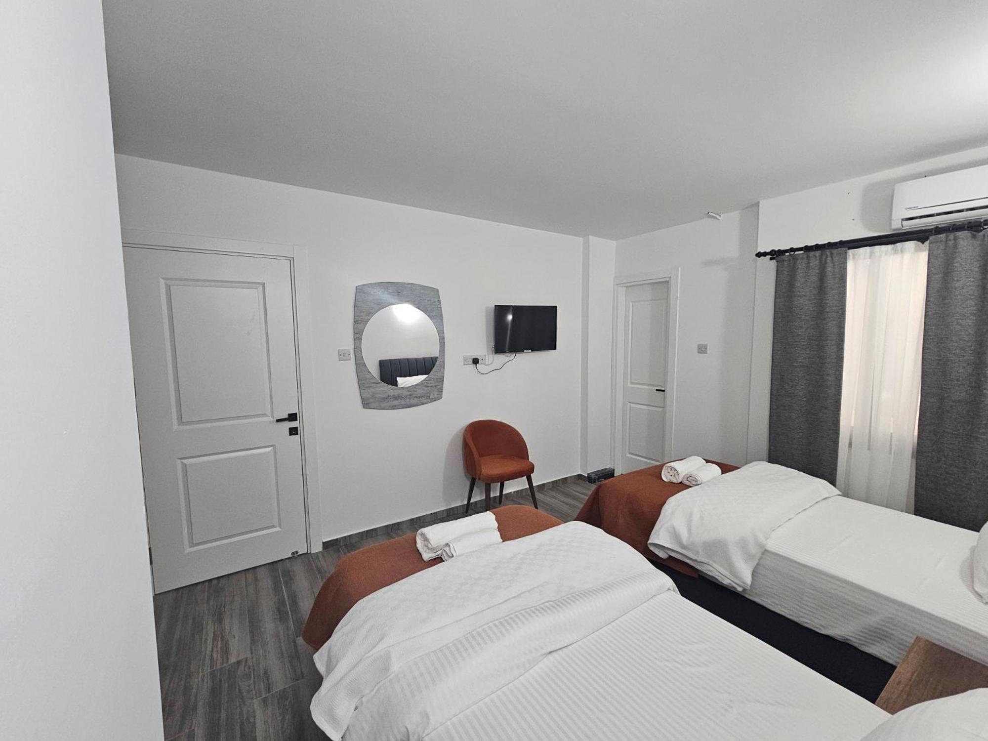 Cyprus Harbour Suites Kyrenia  Ngoại thất bức ảnh